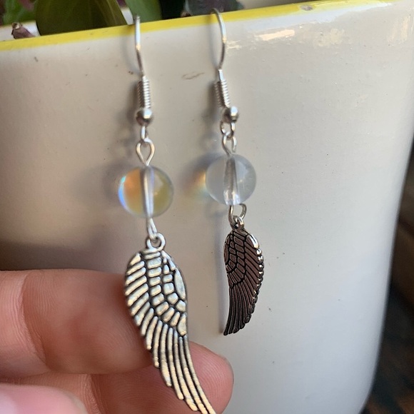 ✨NWT✨ Angel Aura Quarts & Angel Wing Dangle Earrings ✨ ✨Hand Crafted… - Picture 4 of 6